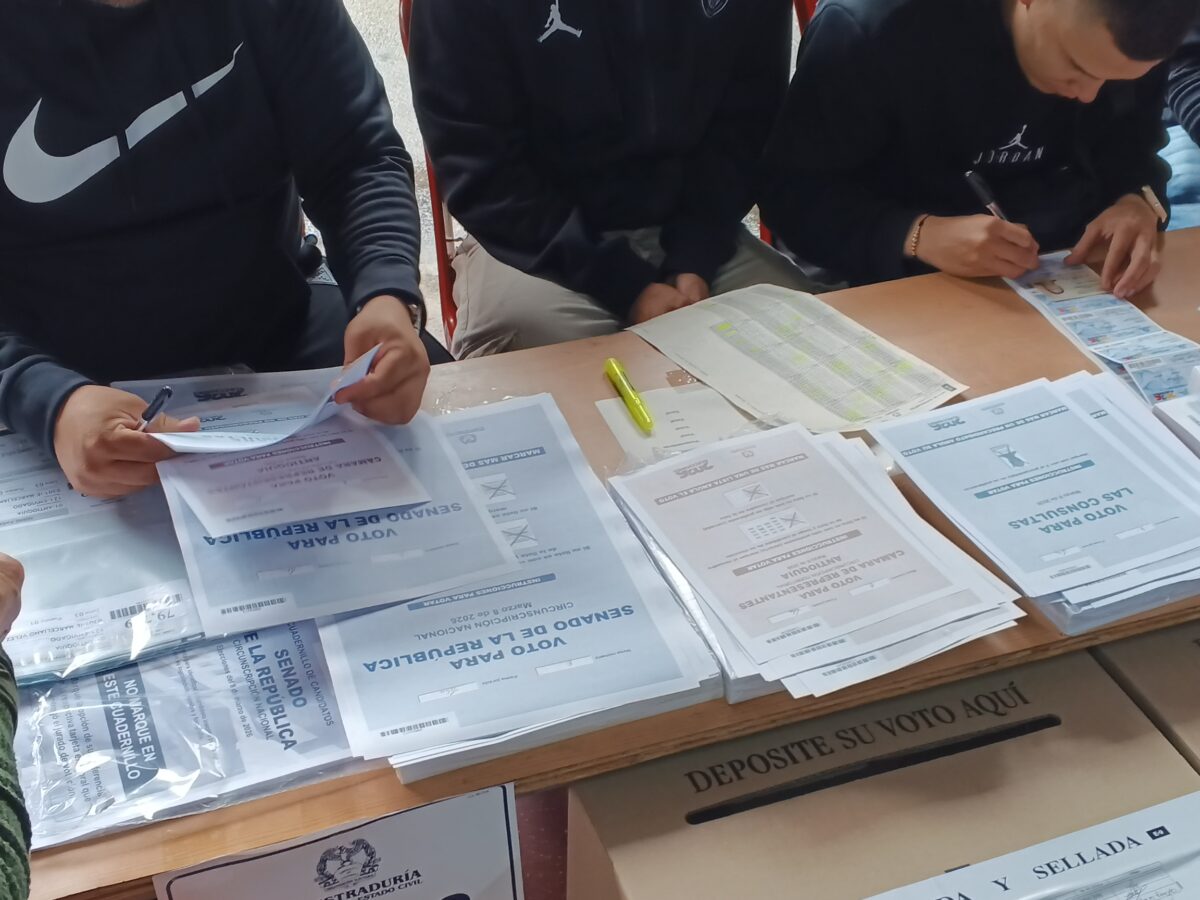 Mesa de votación