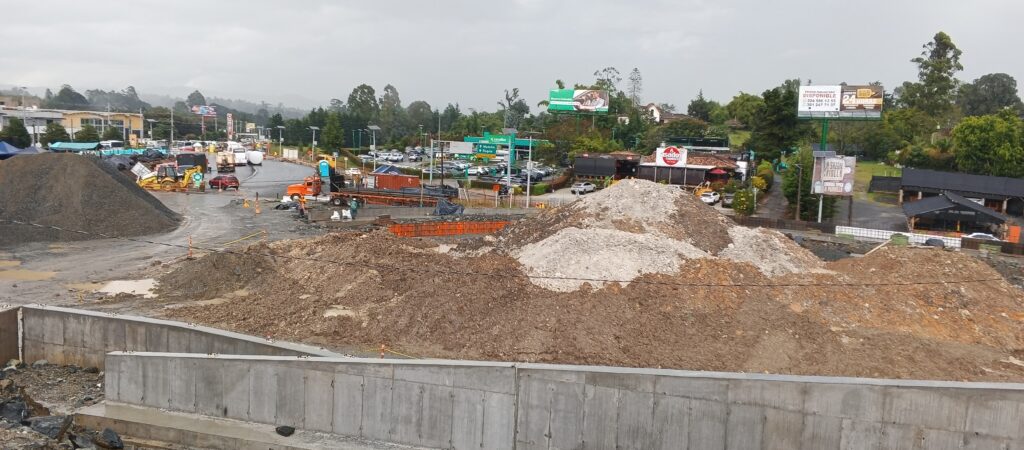 obras Oriente intercambio vial
