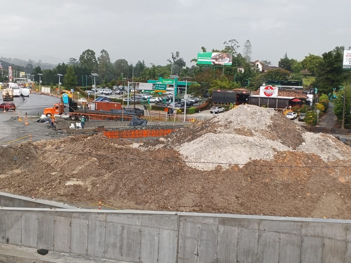 obras Oriente intercambio vial