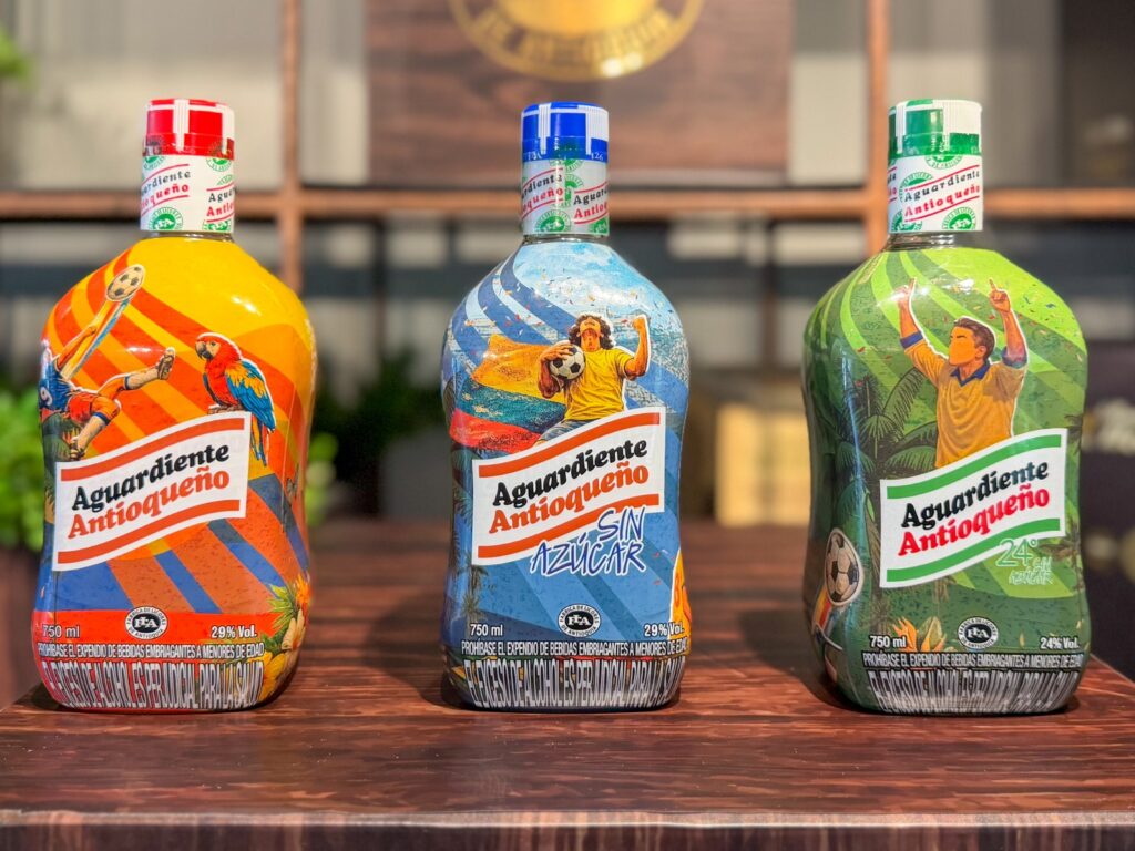 Aguardiente Antioqueño tapas roja, verde, azul