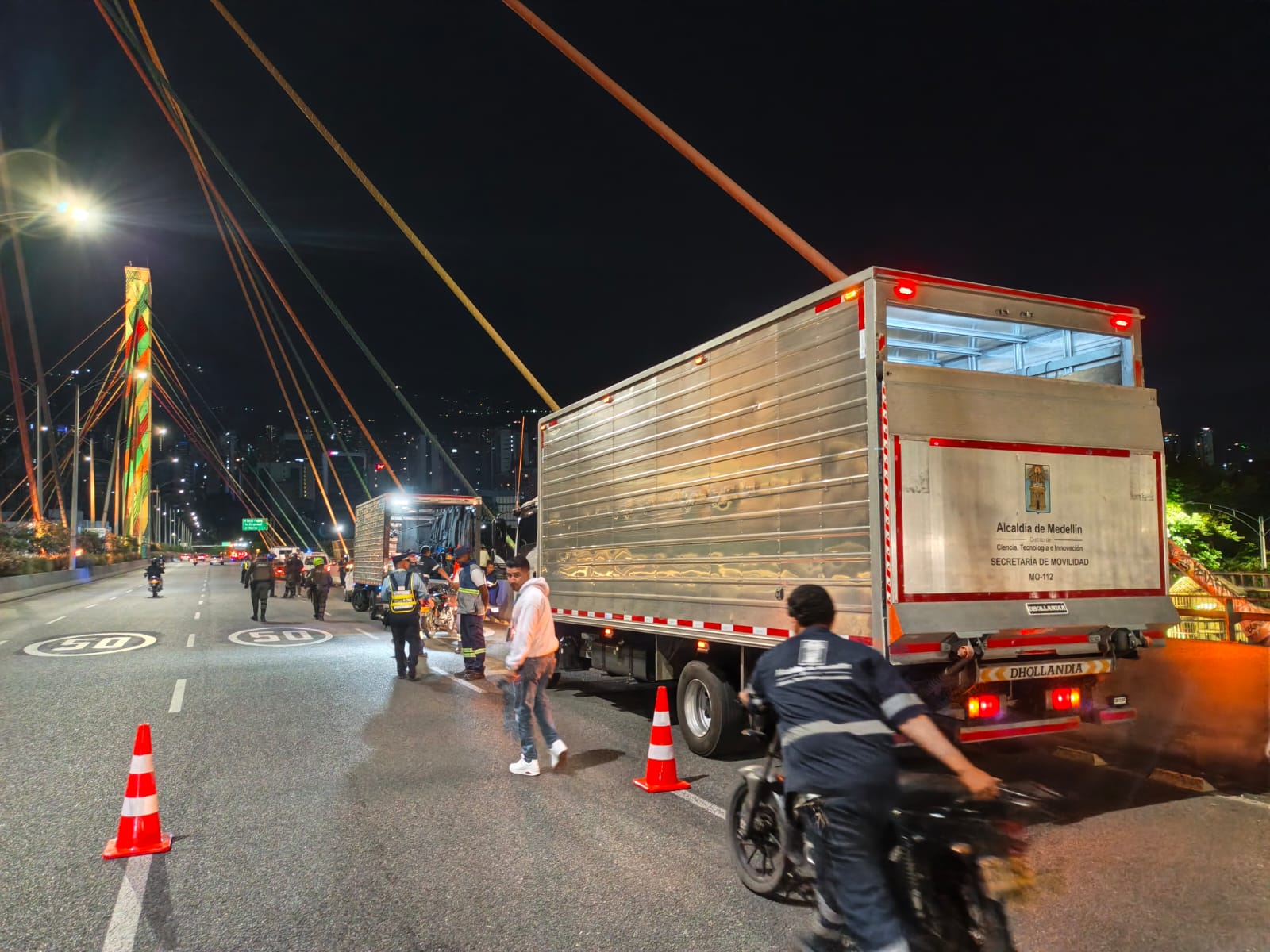 Operativos de control contra el ruido y piques de motos y carros en el puente de la calle 4 Sur