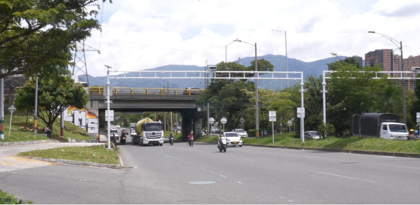 Cámaras de fotodetección avenida Regional Envigado Sofasa Viva Envigado