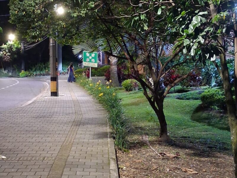 Arreglan alumbrado público en La Aguacatala