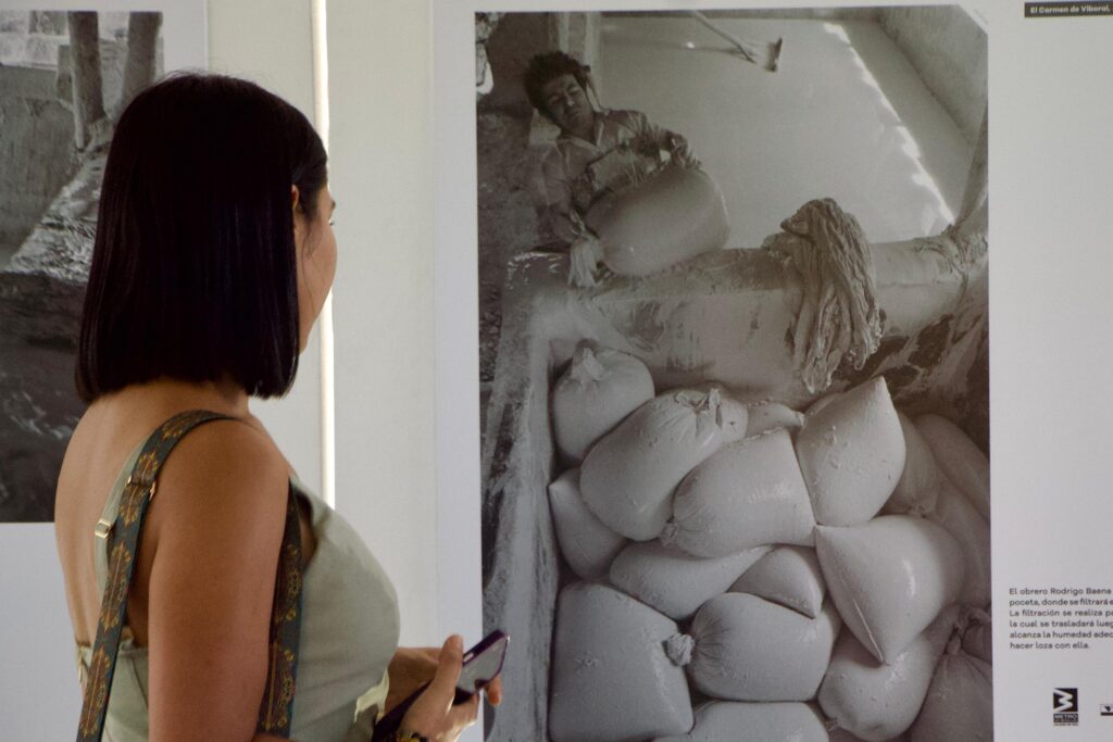 Exposición fotográfica de Óscar Botero en la Estación Poblado del metro