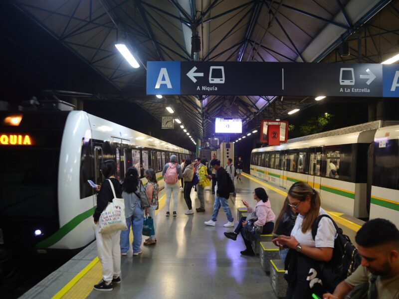 Operación especial del metro en Feria de Flores