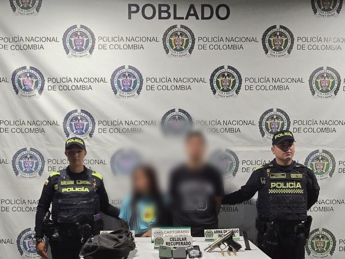 Capturan dos asaltantes que robaron celulares en local comercial de El Poblado
