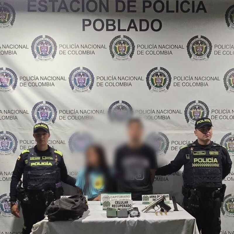Capturan dos asaltantes que robaron celulares en local comercial de El Poblado
