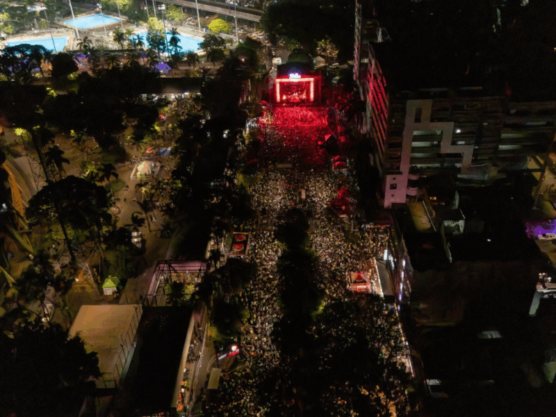 Agosto huele a flores en Medellín, una ciudad que disfruta de ellas a lo largo de todo el año. Sin embargo, en esta época los esfuerzos de todos se unen para exaltar una de las tradiciones más bellas de la región. En este mes llega la Feria de las Flores, que en este 2026 contará, además de su programación habitual, con un despliegue especial del talento local.