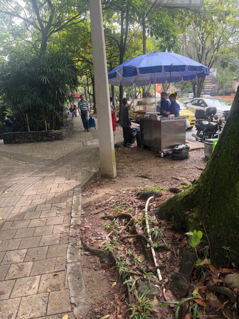 Aumentan las ventas callejeras de alimentos preparados en las calles de El Poblado
