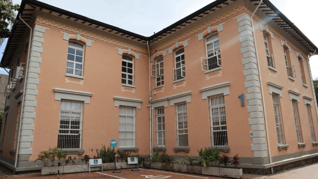 Centro Cultural Comfama San Vicente un lugar que une el arte y la salud