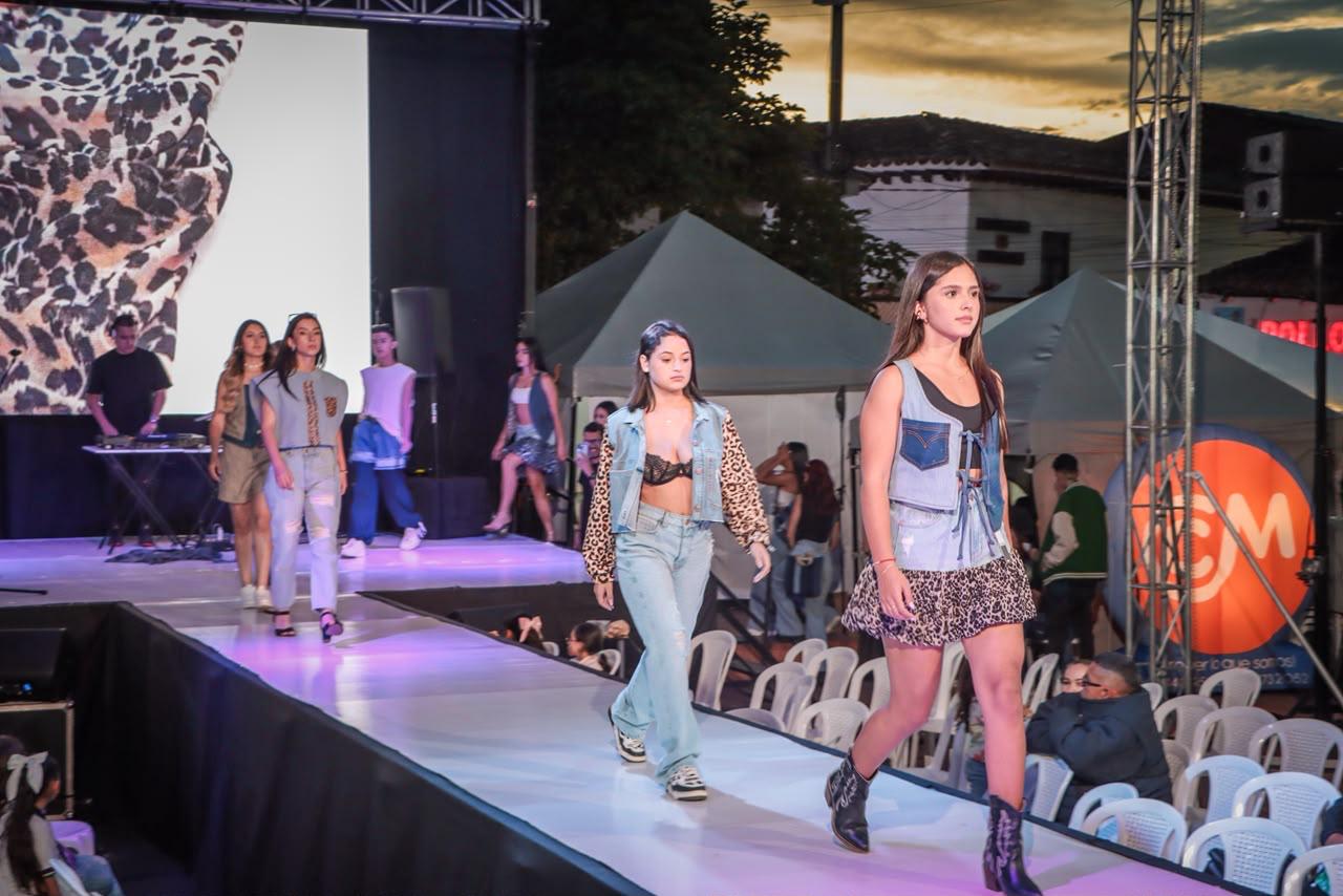 Quinta versión de Marinilla Está de Moda