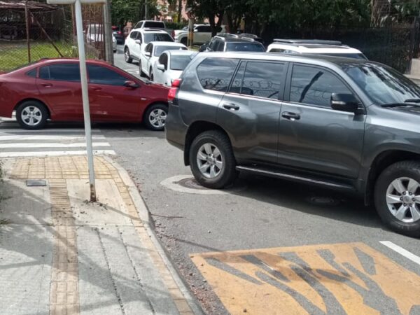 Molestias a la salida del colegio, en San Lucas