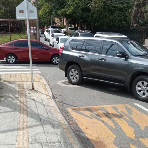 Molestias a la salida del colegio, en San Lucas