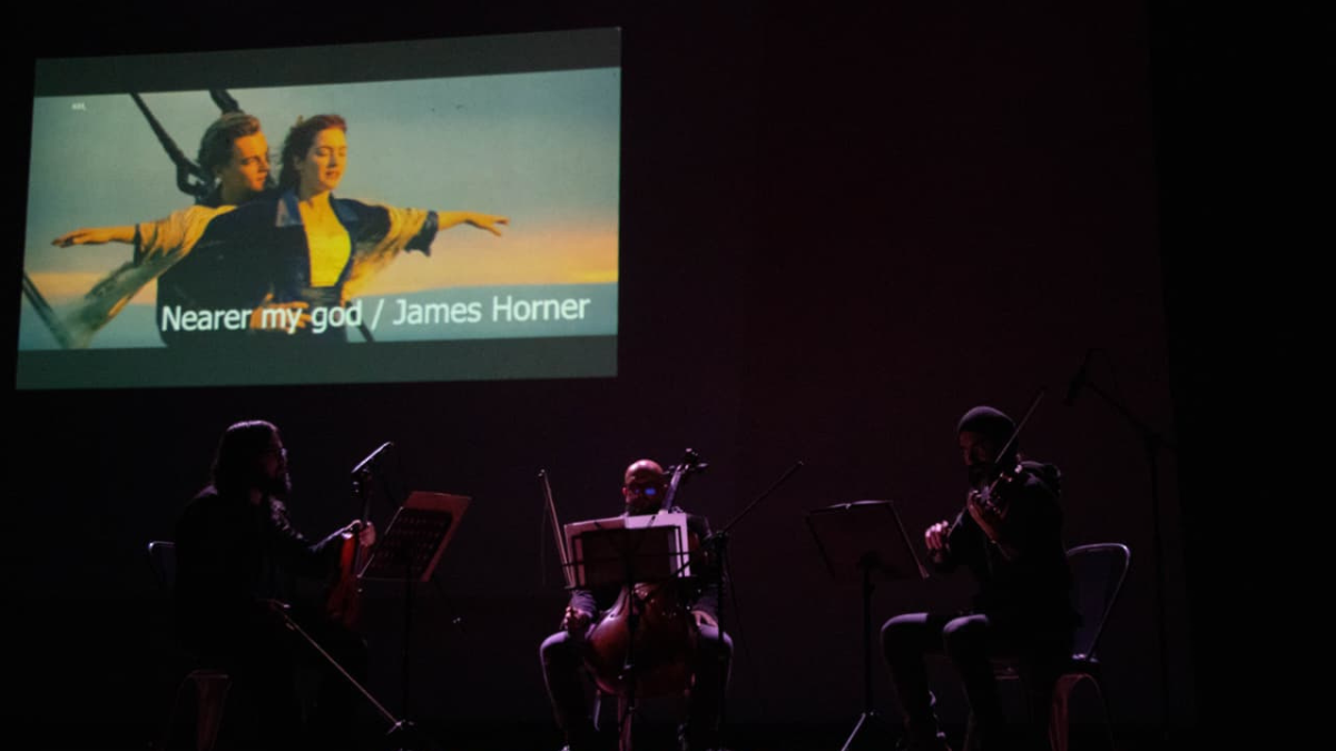 Musica cinematografica, en San Antonio de Pereira