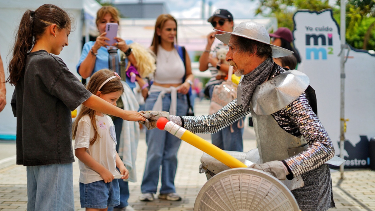 Don Quijote llega a Medellin como invitado de la Fiesta del Libro
