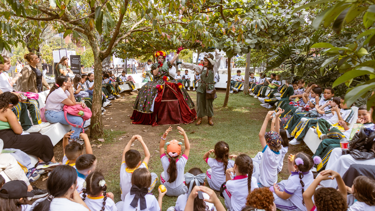 Imaginando con “la lectura viva” en Fiesta del Libro