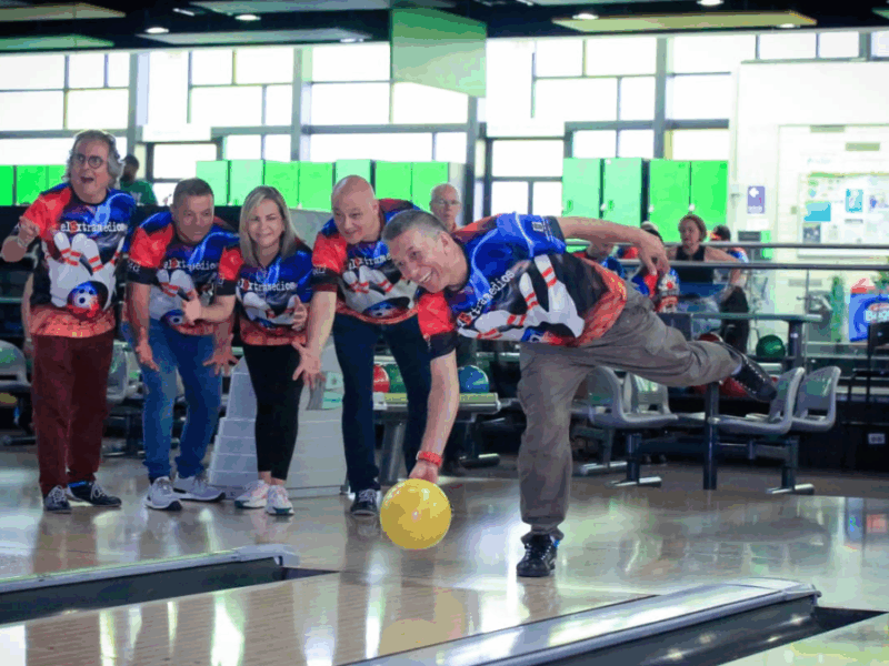 Los medios de comunicación de Medellín se vuelven a unir en un torneo de bolos