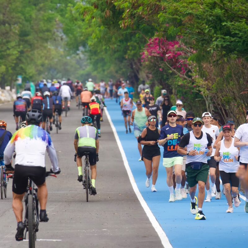 La nueva pista del Juan Pablo II entró en funcionamiento
