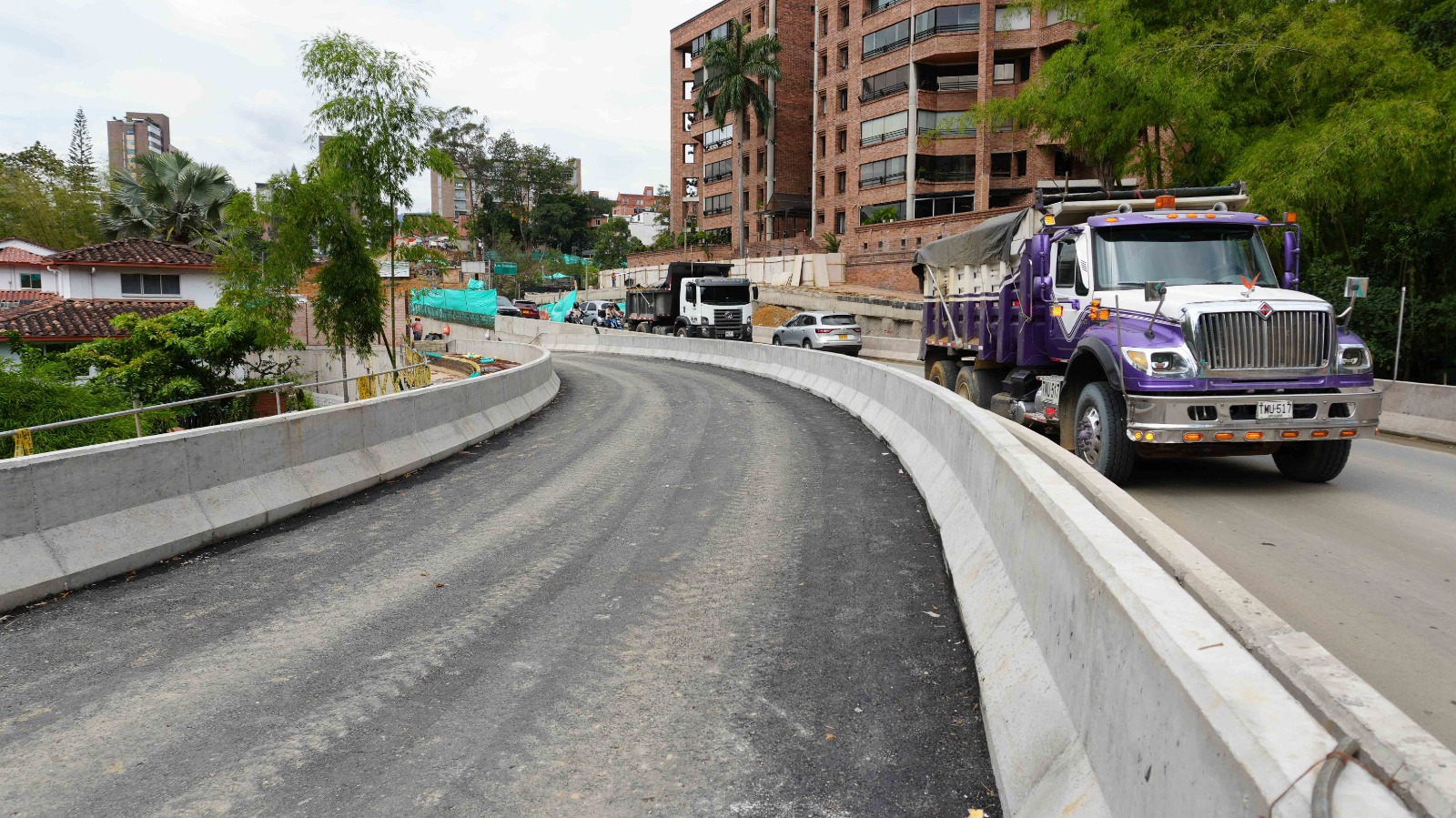 Dan al servicio segundo puente del intercambio vial de Los González