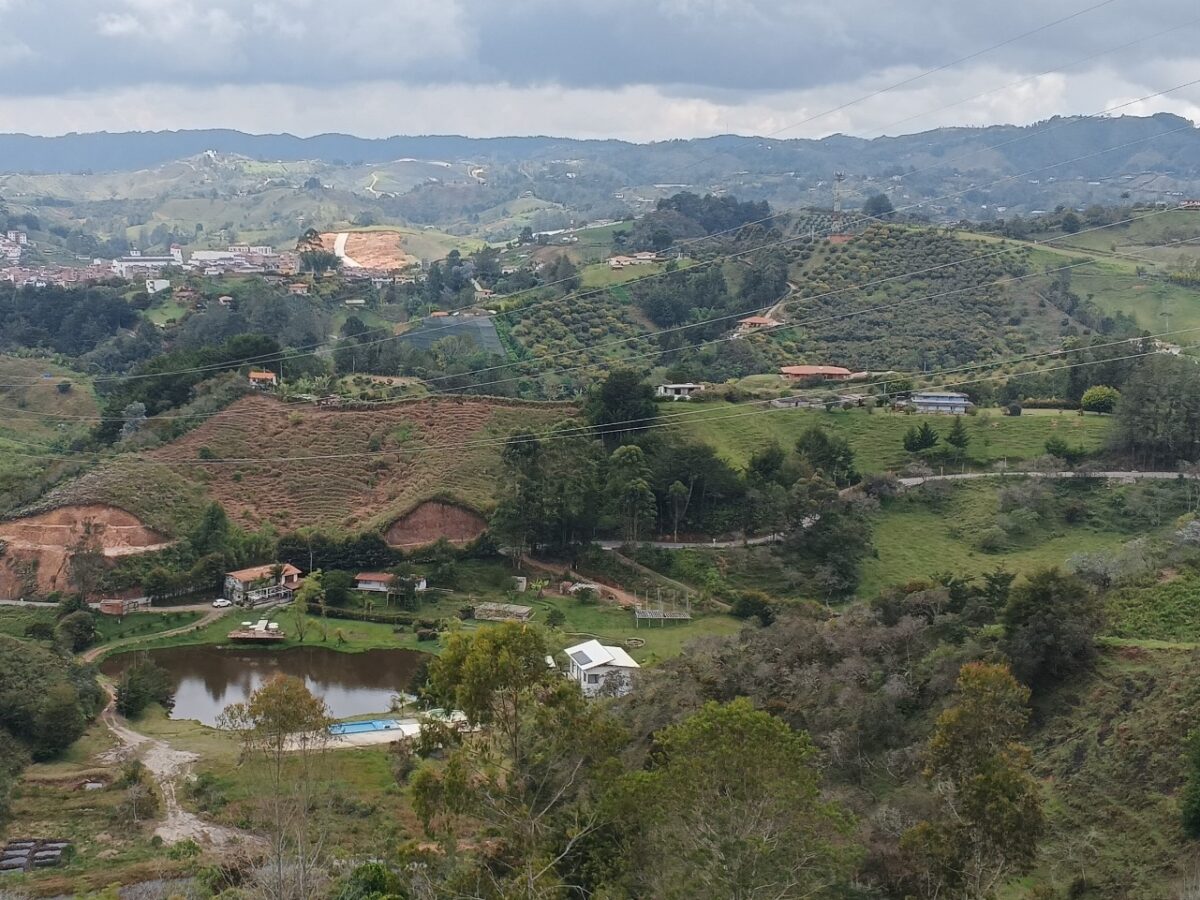 Cierre vía San Vicente Ferrer a El Peñol
