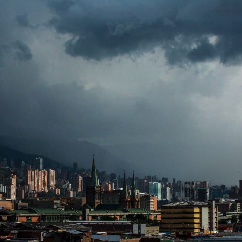 En el aguacero de ayer cayeron 263 rayos, 95 de ellos en Medellín