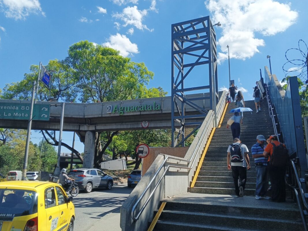 Estación Aguacatala obras movilidad inclusiva