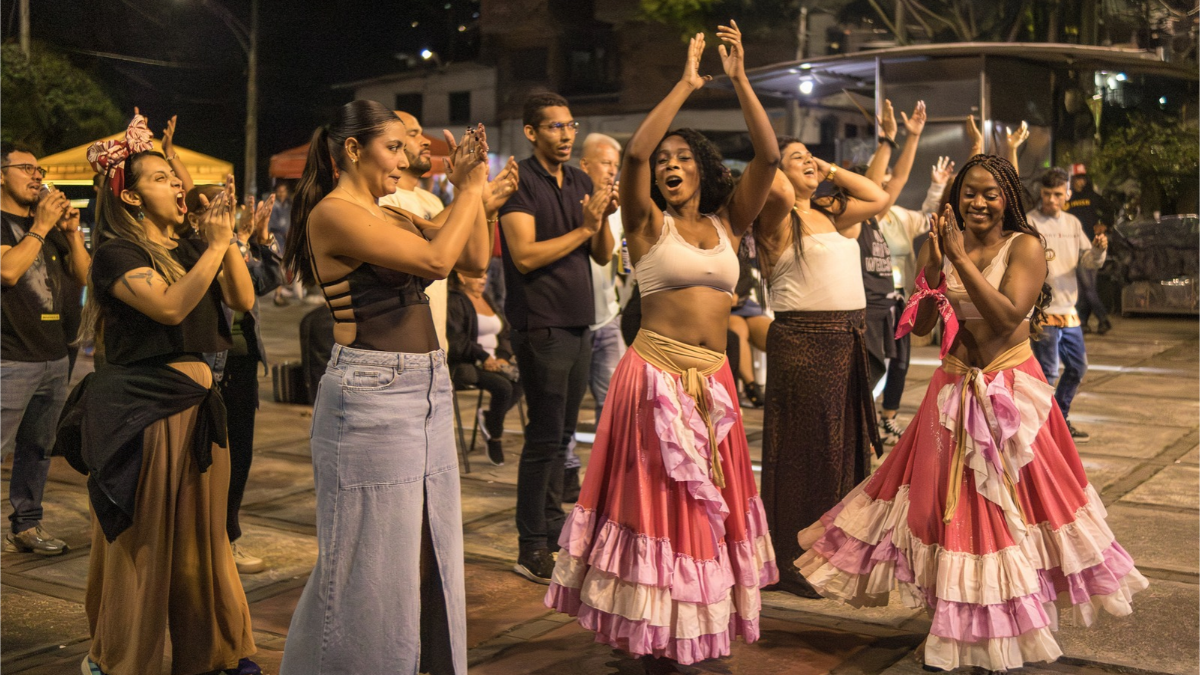‘Raíces y Creaciones’: un encuentro con la Medellín campesina a través de los sabores, las artesanías, la danza y la música.