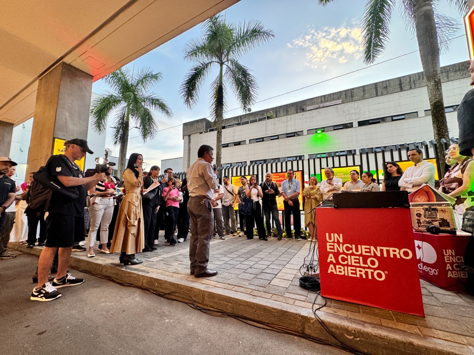 Apertura de El Encuentro, para turistas, en el centro comercial Sandiego