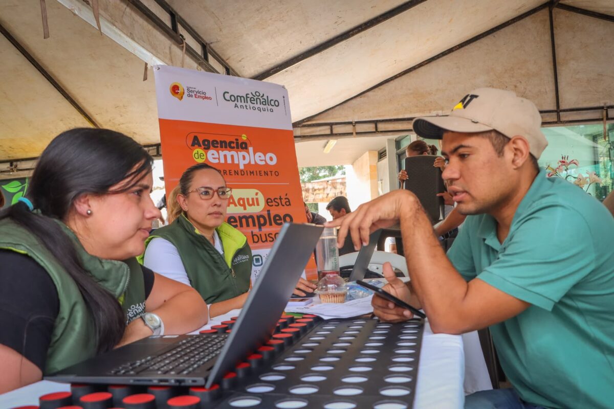 Megaferia de Empleo Comfenalco en Marinilla