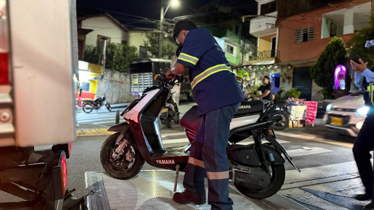 Prohíben moto con parrillero en Rionegro por Halloween