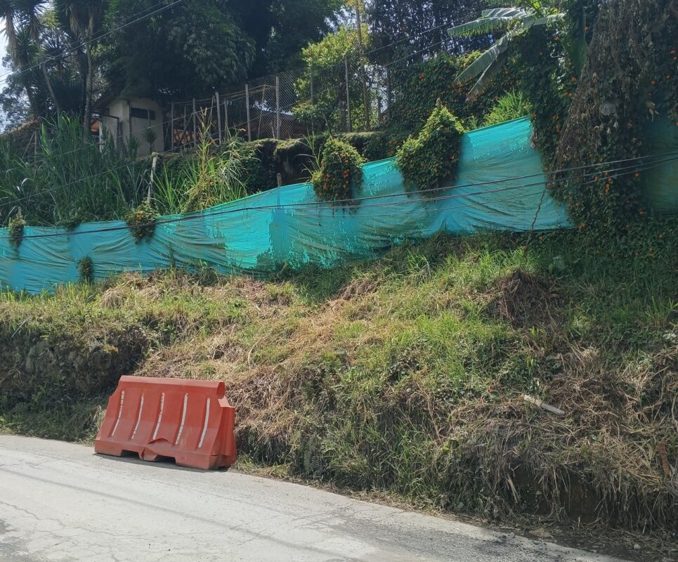 Faltan muros de contención en vía Carabanchel - La María, en El Retiro