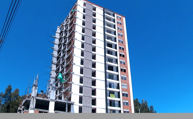 implosión Altos del Lago