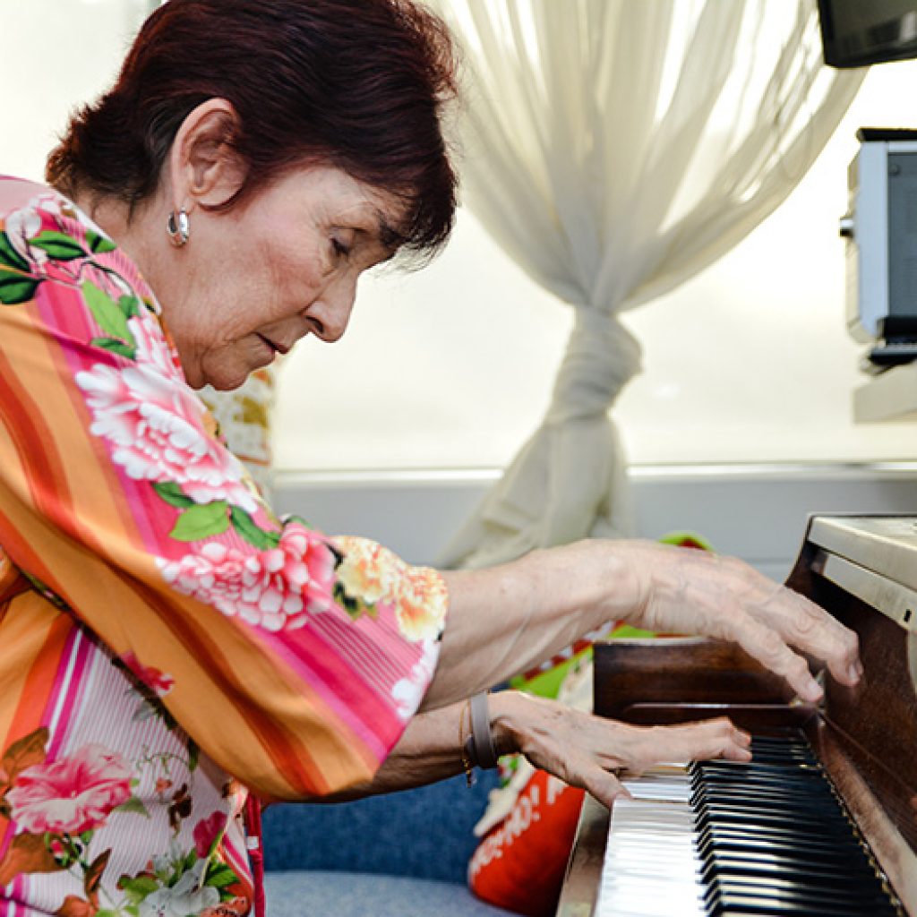 Consuelo Mejía, una maestra de piano