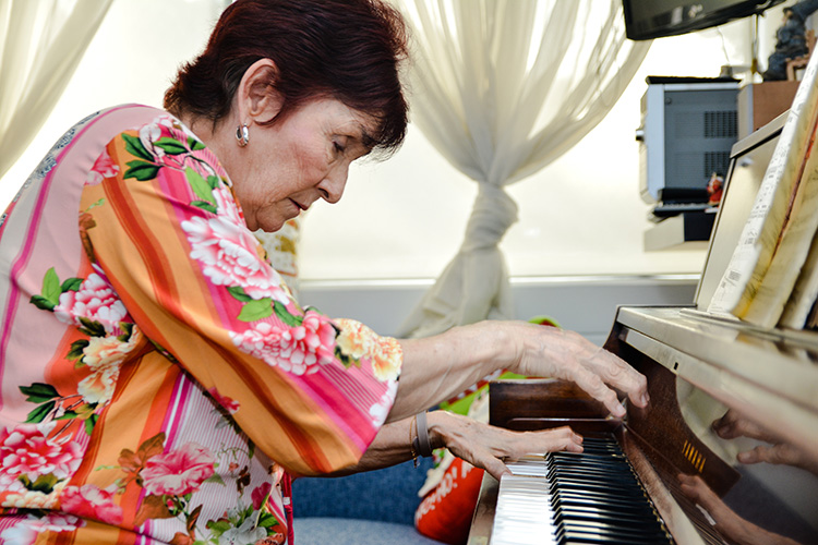Consuelo Mejía, una maestra de piano