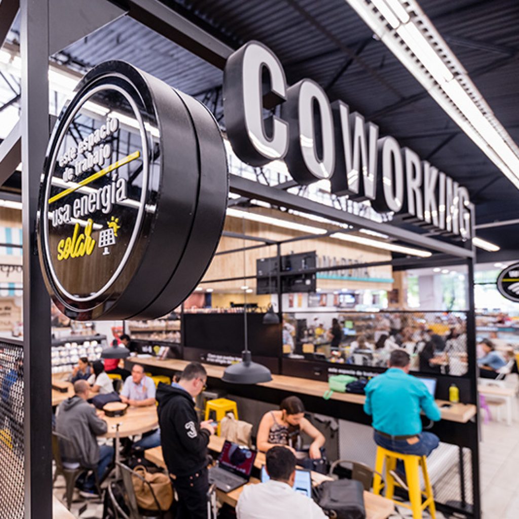 Coworking en el Exito Wow de Envigado.