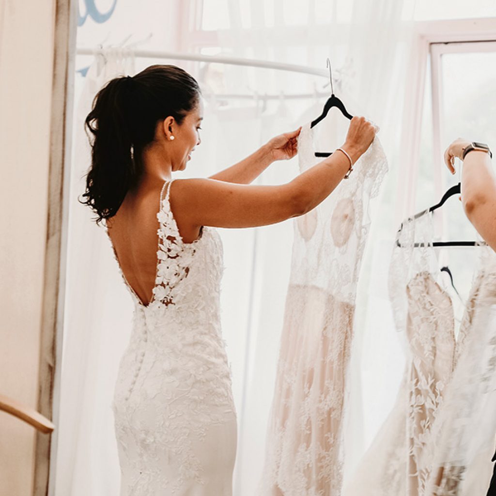 De Novia a Novia le apuesta a la sostenibilidad ambiental, al mismo tiempo que ofrece una experiencia única a la hora de comprar un vestido de matrimonio.