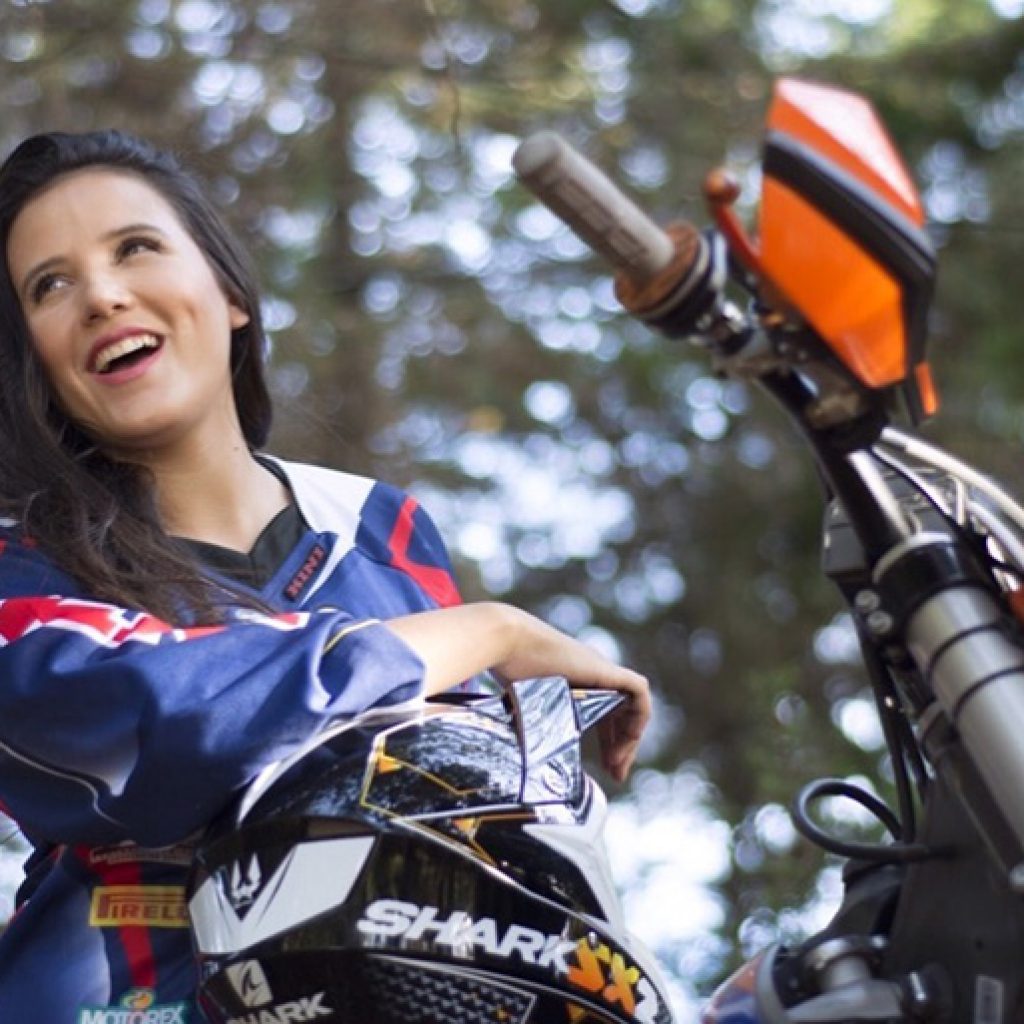 Sara Sanchez - Sasa y el motocross, un amor extremo