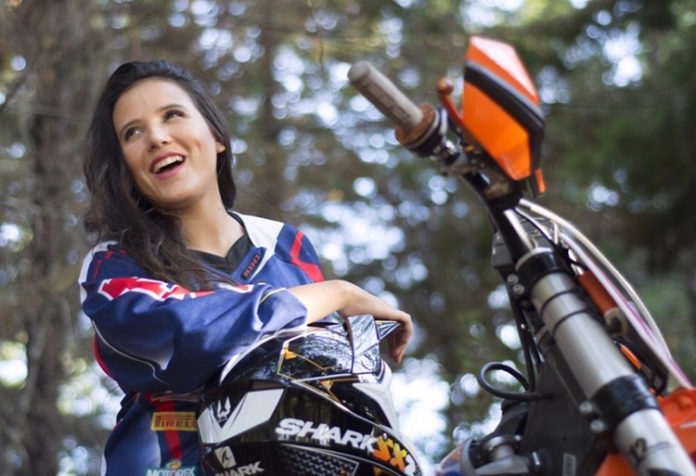 Sara Sanchez - Sasa y el motocross, un amor extremo