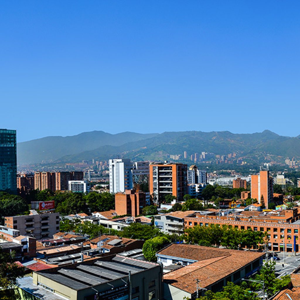 El Poblado no hace parte de las zonas de aire protegido delimitadas por el Área Metropolitana. Calidad del aire en EL Poblado.