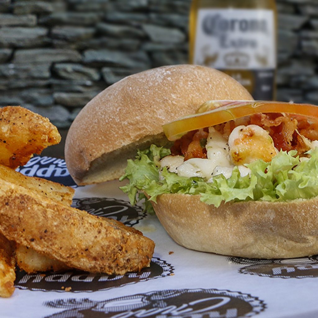 Hamburguesa de langosta salteada