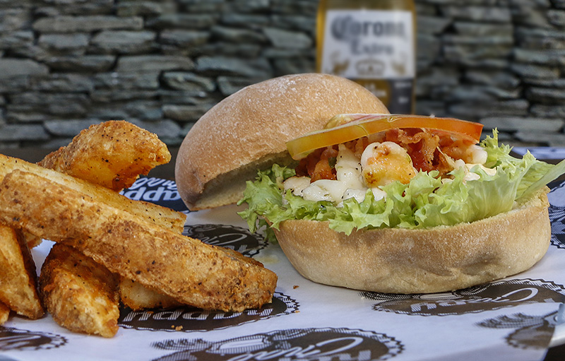 Hamburguesa de langosta salteada