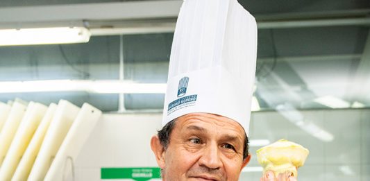 El cocinero Jorge Velasco medio siglo en los fogones