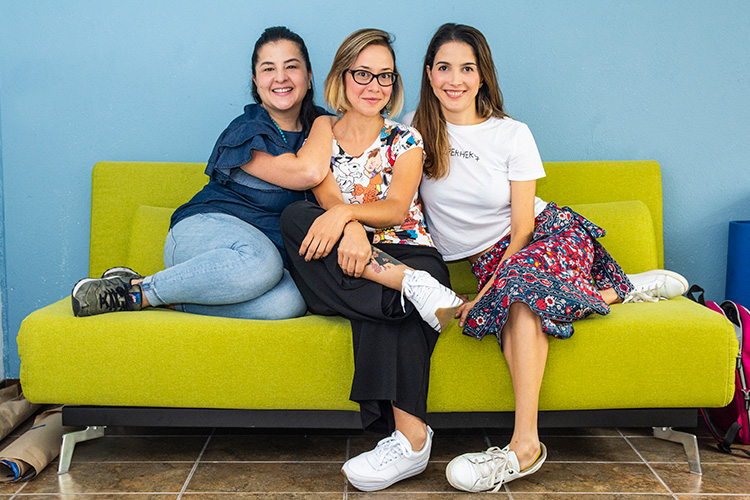 MasMamas, una comunidad que reúne 150 mamás blogueras colombianas. Entregan herramientas que les permitan a estas mujeres desarrollar contenidos.
