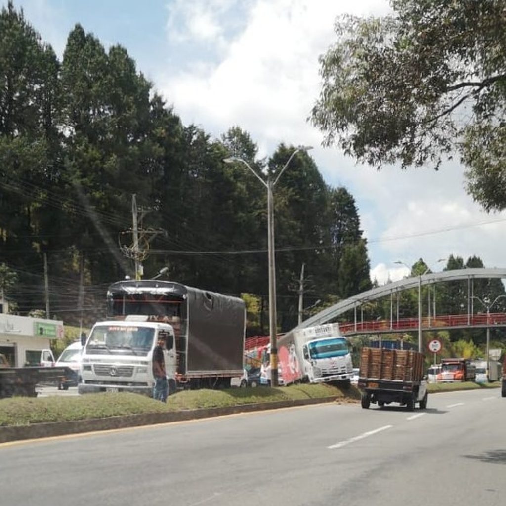 Autopista Medellín Bogotá