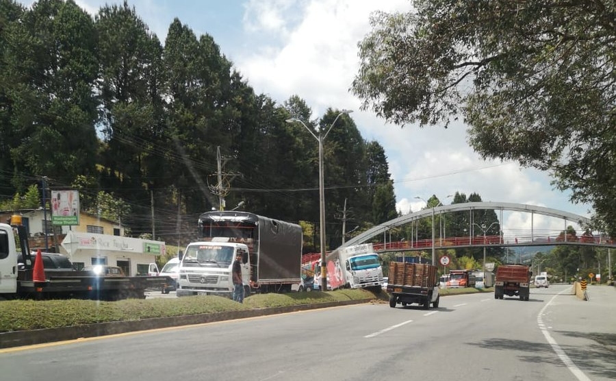 Autopista Medellín Bogotá