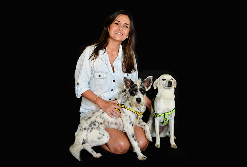 Nieve, la perrita de Natalia Echeverri, fue la primera en firmar en la Huellatón. Hoy la invitación es a que todos pongamos un granito de arena.