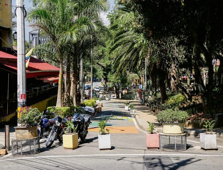 Comerciantes y Alcaldía fortalecen lazos para trabajar problemáticas en el Parque Lleras