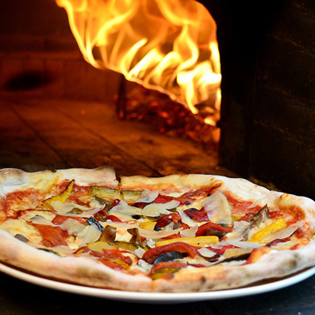 Pizza de vegetales asados
