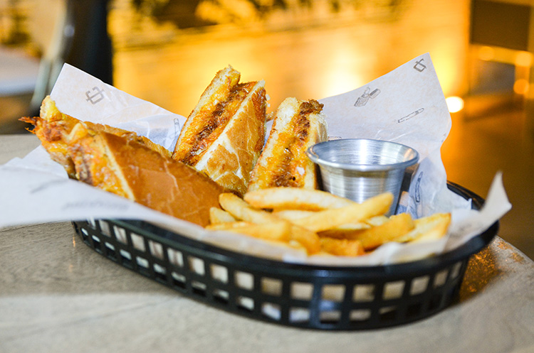 Pulled pork sandwich