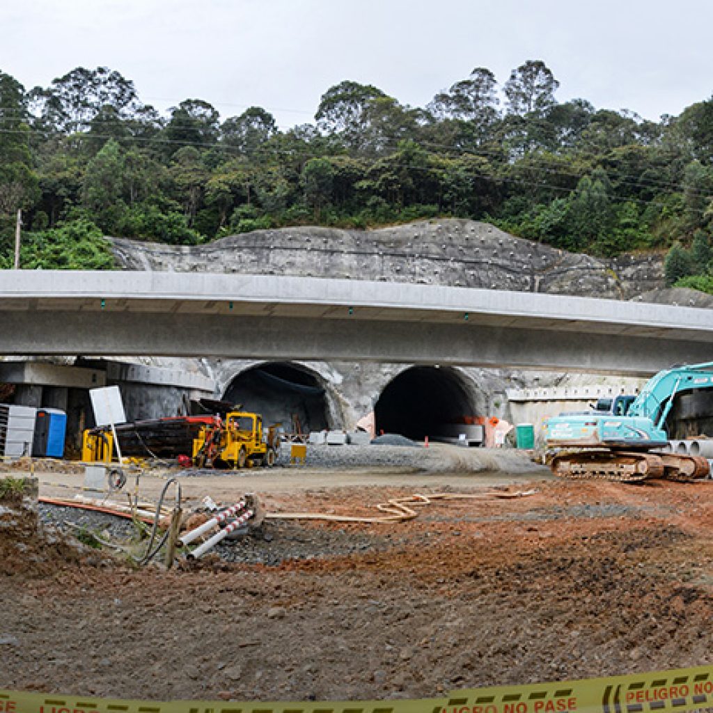 Túnel de oriente
